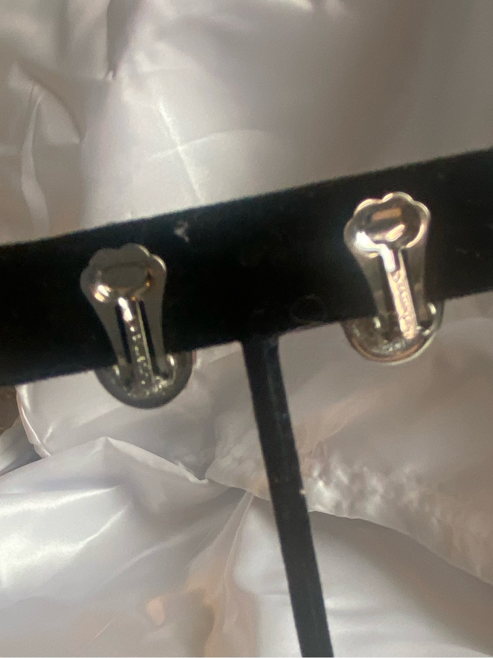 Burberry Vintage Cream Enamel B Logo Clip-On Earrings Silver Tone Rare EUC - Picture 2 of 3